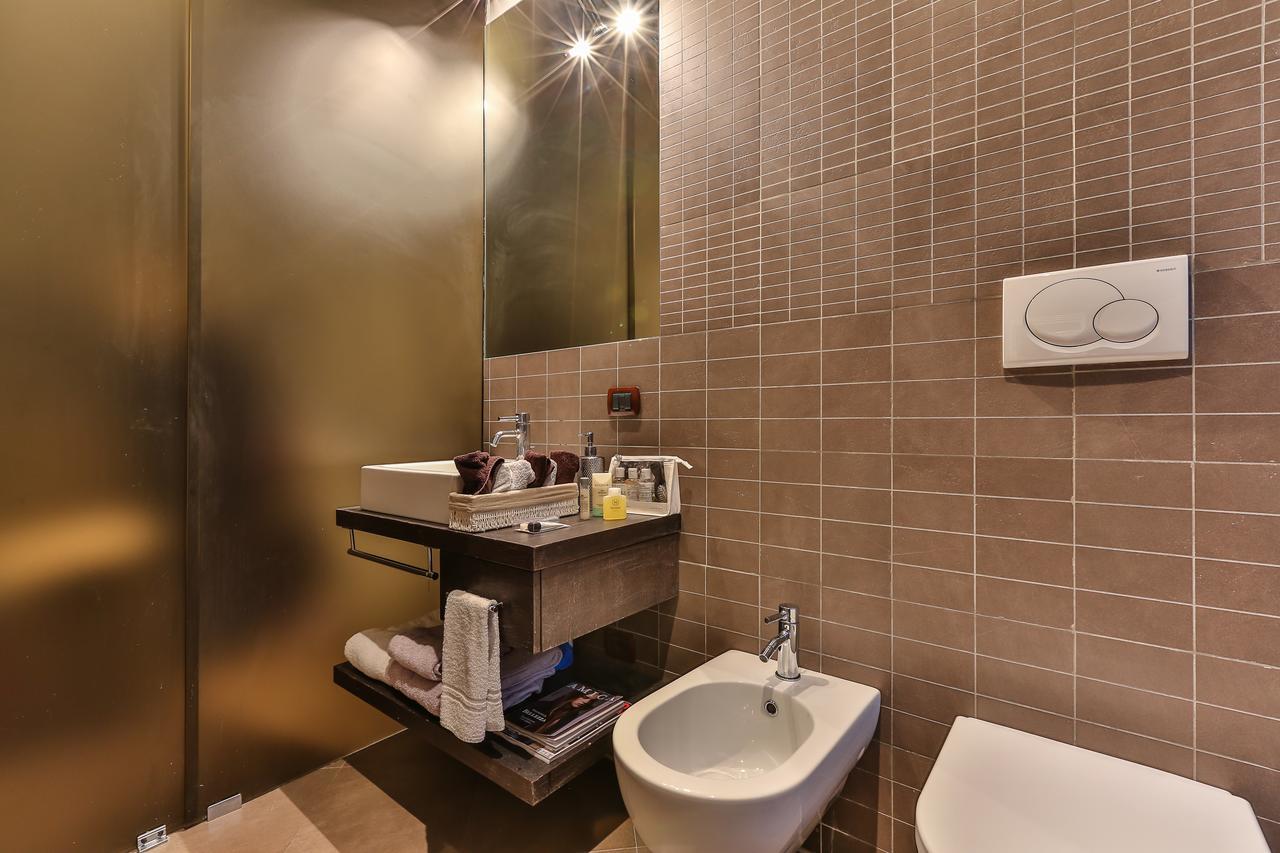 San Babila Suite Милано Екстериор снимка